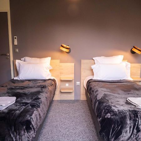 Logis Hotels Le Saint Pierre Moncoutant Exterior foto